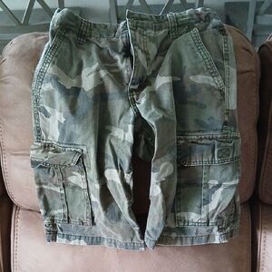 Boys Old Navy Camouflage Cargo Shorts 16